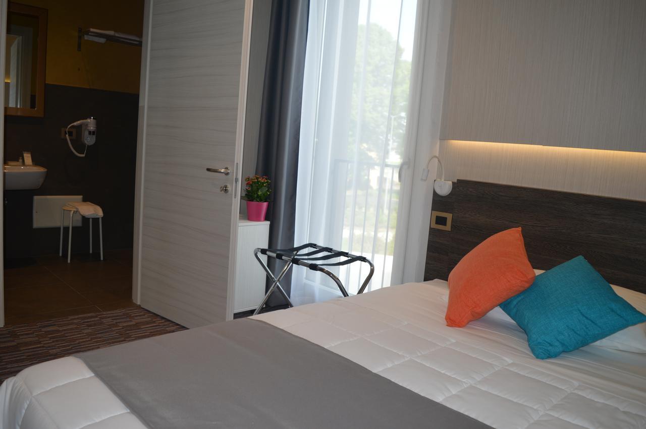 Hotel Enjoy Polesella Exteriör bild