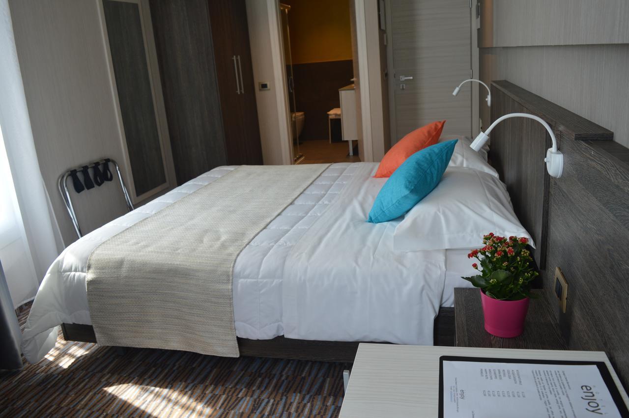 Hotel Enjoy Polesella Exteriör bild